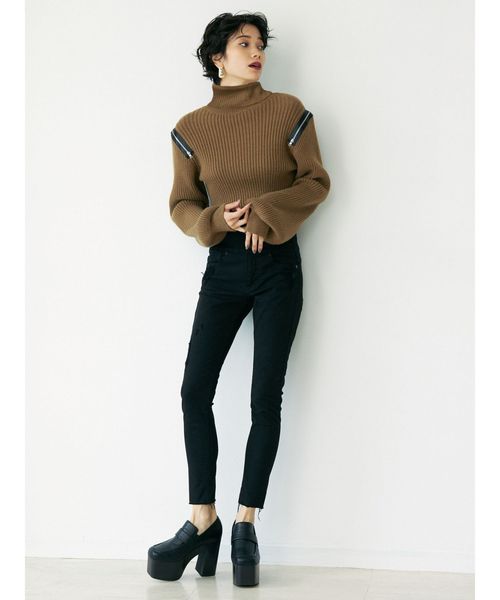 EMODA（エモダ）の「アームジップニットトップ（ニット/セーター・レディース・ブラック/ホワイト/カーキ/ベージュ・FREE）」の19枚目の写真