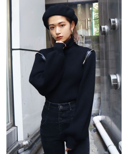 EMODA（エモダ）の「アームジップニットトップ（ニット/セーター・レディース・ブラック/ホワイト/カーキ/ベージュ・FREE）」の5枚目の写真