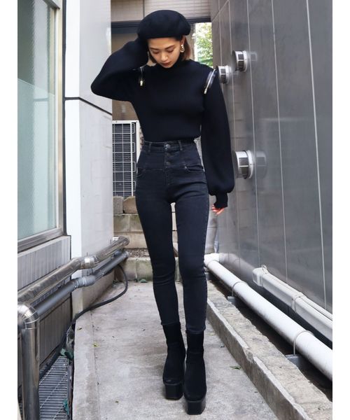 EMODA（エモダ）の「アームジップニットトップ（ニット/セーター・レディース・ブラック/ホワイト/カーキ/ベージュ・FREE）」の12枚目の写真