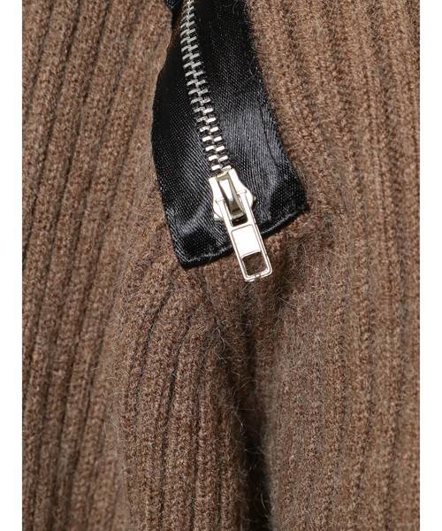 EMODA（エモダ）の「アームジップニットトップ（ニット/セーター・レディース・ブラック/ホワイト/カーキ/ベージュ・FREE）」の22枚目の写真