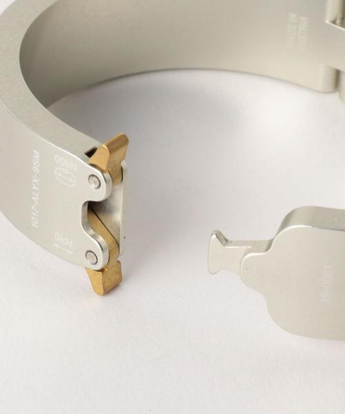 1017 ALYX 9SM(アリクス)の「<1017 ALYX 9SM> BUCKLE BRACELET 1L/ブレスレット(ブレスレット・メンズ・ブラック/シルバー・MEDIUM)」の6枚目の写真