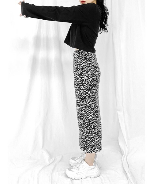 LVEU.（ラブユ.）の「Short long T-shirt / ショートロングＴシャツ（Tシャツ/カットソー・レディース・ホワイト/ブラック・FREE）」の11枚目の写真