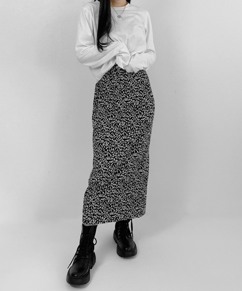 LVEU.（ラブユ.）の「Short long T-shirt / ショートロングＴシャツ（Tシャツ/カットソー・レディース・ホワイト/ブラック・FREE）」の15枚目の写真