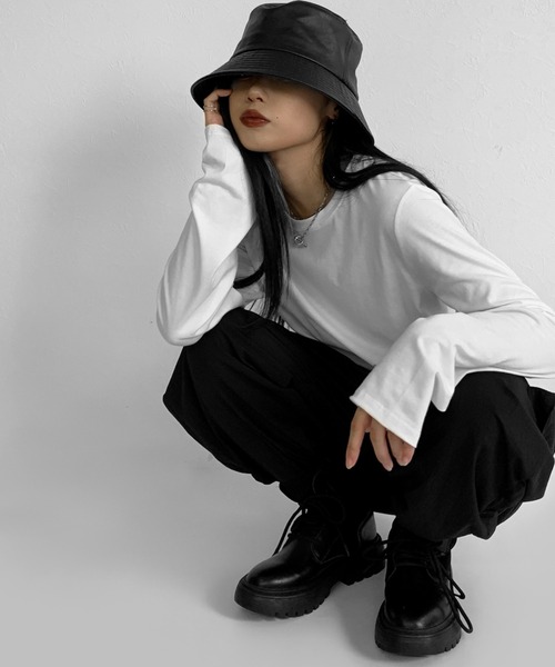 LVEU.（ラブユ.）の「Short long T-shirt / ショートロングＴシャツ（Tシャツ/カットソー・レディース・ホワイト/ブラック・FREE）」の13枚目の写真