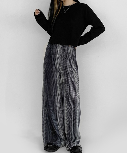 LVEU.（ラブユ.）の「Short long T-shirt / ショートロングＴシャツ（Tシャツ/カットソー・レディース・ホワイト/ブラック・FREE）」の12枚目の写真