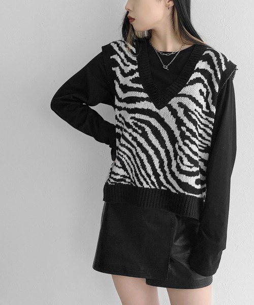 LVEU.（ラブユ.）の「Short long T-shirt / ショートロングＴシャツ（Tシャツ/カットソー・レディース・ホワイト/ブラック・FREE）」の7枚目の写真