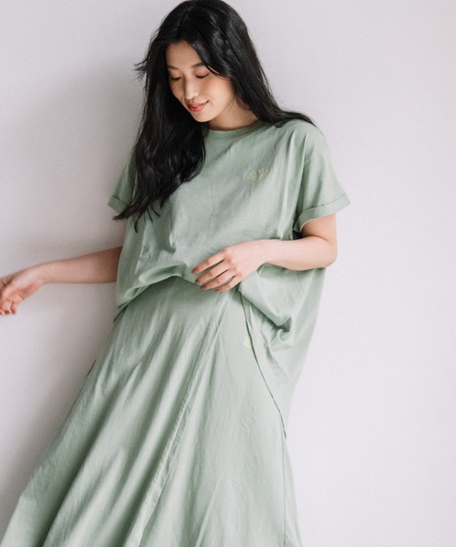 FRUIT OF THE LOOM(フルーツオブザルーム)の「バックアシンメトリースリットTシャツ / 半袖 / スリット / ロゴ / ワンポイント / カジュアル / セットアップ(Tシャツ/カットソー・レディース・ブラウン/グレー/オレンジ/グリーン・M/L)」の12枚目の写真