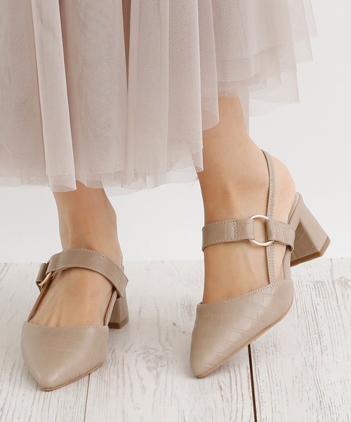 attagirl(アタガール)の「ポインテッドトゥバックストラップミュールパンプス(パンプス・レディース・ホワイト/ホワイト系その他/ブラック系その他/グレー系その他/ベージュ系その他/ブラック/ブラウン/ベージュ・S/M/L/LL)」の7枚目の写真