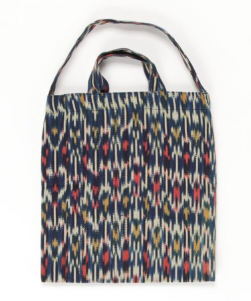 TIME WILL TELL WORKS（タイムウィルテルワークス）の「TIME WILL TELL WORKS/タイムウィルテルワークス　IKAT TOTE BAG イカットトートバッグ（ショルダーバッグ・レディース・ピンク/グリーン/レッド・FREE）」の2枚目の写真