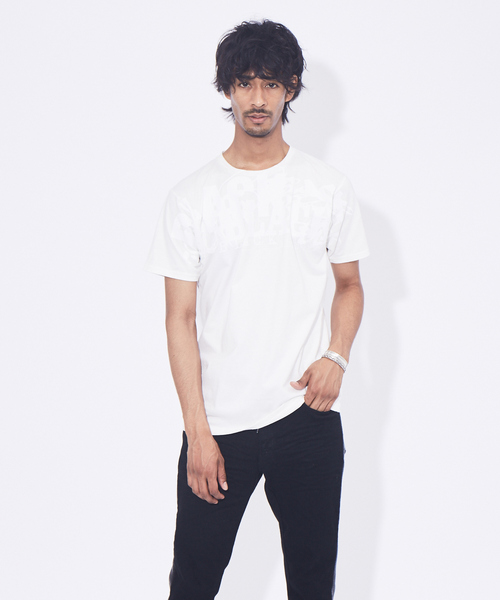 5351 POUR LES HOMMES(ゴーサンゴーイチプールオム)の「フリーブラックタイポ クルーネック半袖T シャツ(Tシャツ/カットソー・メンズ・ホワイト/ブラック・44/46/48/50)」の2枚目の写真