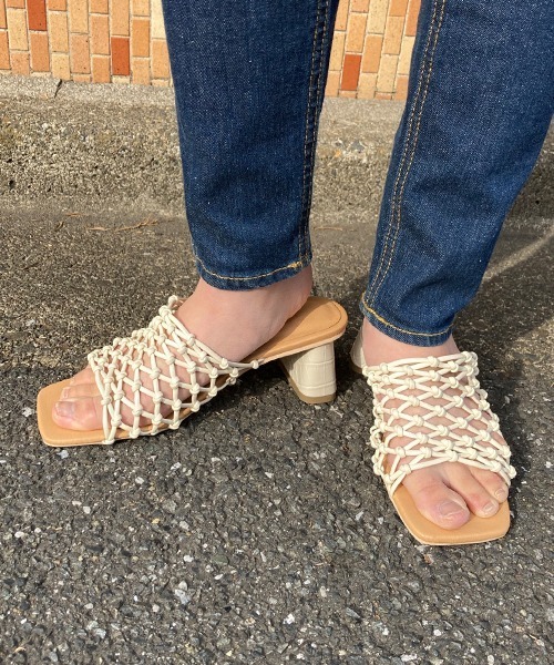 Factor=（ファクターイコール）の「ハンドメッシュスクエアヒールミュール（サンダル・レディース・ブラック/ゴールド/アイボリー・S/M/L）」の9枚目の写真