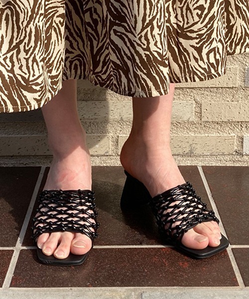 Factor=（ファクターイコール）の「ハンドメッシュスクエアヒールミュール（サンダル・レディース・ブラック/ゴールド/アイボリー・S/M/L）」の10枚目の写真