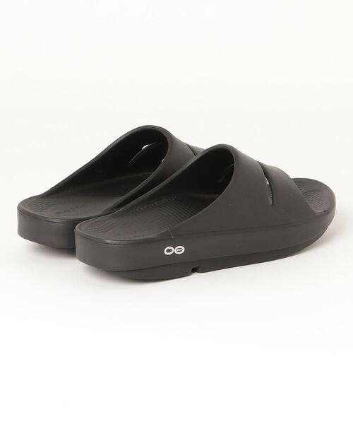 OOFOS（ウーフォス）の「OOFOS/ウーフォス　OOahh（サンダル・メンズ・ブラック/モカ/ホワイト・25/26/28/23/24/27）」の4枚目の写真
