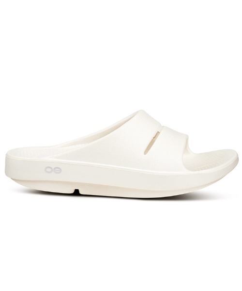 OOFOS（ウーフォス）の「OOFOS/ウーフォス　OOahh（サンダル・メンズ・ブラック/モカ/ホワイト・25/26/28/23/24/27）」の8枚目の写真