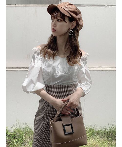 dazzlin（ダズリン）の「ギャザー切替フリルトップス（シャツ/ブラウス・レディース・ブラック/グレー/オフホワイト・FREE）」の2枚目の写真