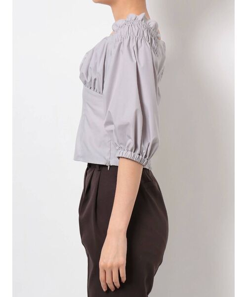 dazzlin（ダズリン）の「ギャザー切替フリルトップス（シャツ/ブラウス・レディース・ブラック/グレー/オフホワイト・FREE）」の9枚目の写真