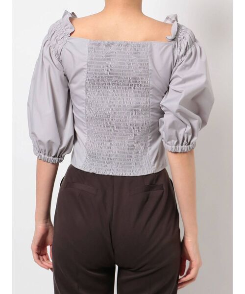 dazzlin（ダズリン）の「ギャザー切替フリルトップス（シャツ/ブラウス・レディース・ブラック/グレー/オフホワイト・FREE）」の5枚目の写真