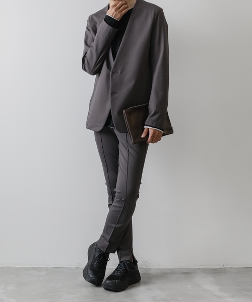 ATTACHMENT(アタッチメント)の「COW LEATHER SHOULDER CLUTCH BAG(クラッチバッグ・メンズ・ブラック/ブラウン・ONESIZE)」の8枚目の写真