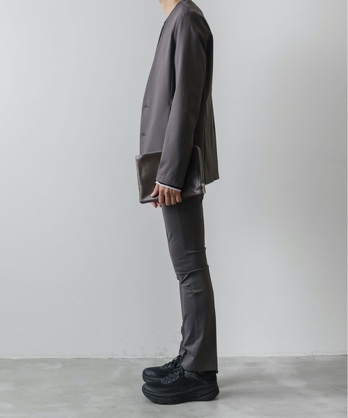 ATTACHMENT(アタッチメント)の「COW LEATHER SHOULDER CLUTCH BAG(クラッチバッグ・メンズ・ブラック/ブラウン・ONESIZE)」の9枚目の写真