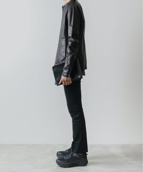 ATTACHMENT(アタッチメント)の「COW LEATHER SHOULDER CLUTCH BAG(クラッチバッグ・メンズ・ブラック/ブラウン・ONESIZE)」の16枚目の写真