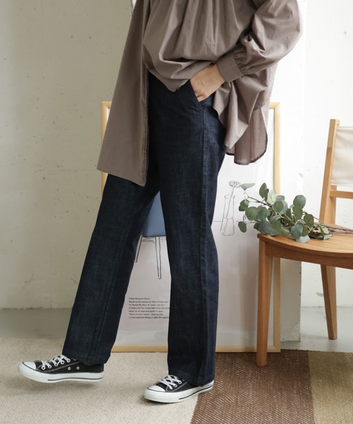 URBAN RESEARCH DOORS（アーバンリサーチドアーズ）の「デニムワイドパンツ（デニムパンツ・レディース・ワンウォッシュ/インディゴブルー・38/40/36）」の5枚目の写真