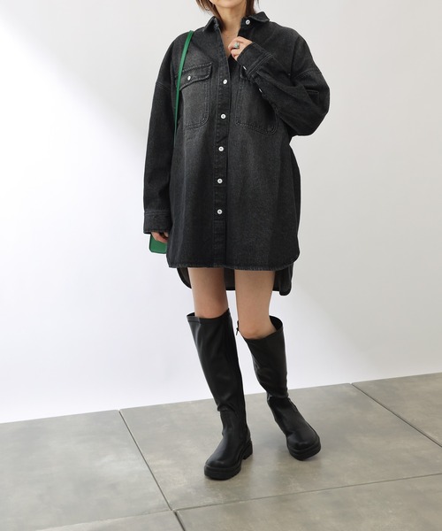 COLONY 2139（コロニートゥーワンスリーナイン）の「デニムWポケットBIGシャツ（シャツ/ブラウス・レディース・ブラック/ブルー・FREE）」の3枚目の写真