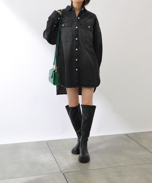 COLONY 2139（コロニートゥーワンスリーナイン）の「デニムWポケットBIGシャツ（シャツ/ブラウス・レディース・ブラック/ブルー・FREE）」の12枚目の写真