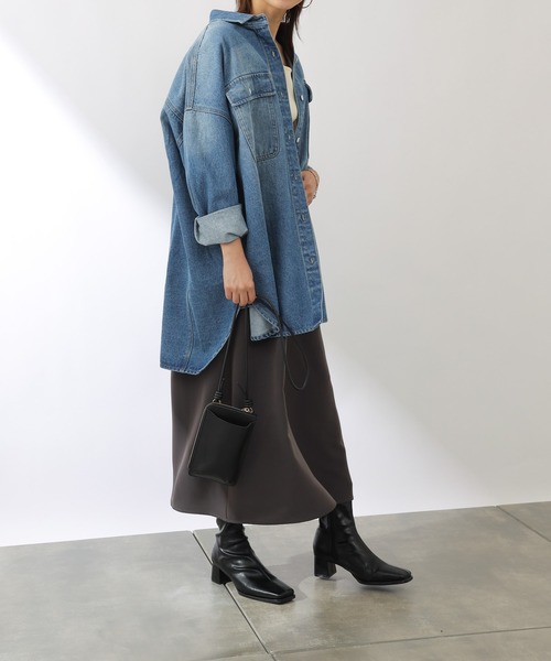 COLONY 2139（コロニートゥーワンスリーナイン）の「デニムWポケットBIGシャツ（シャツ/ブラウス・レディース・ブラック/ブルー・FREE）」の10枚目の写真