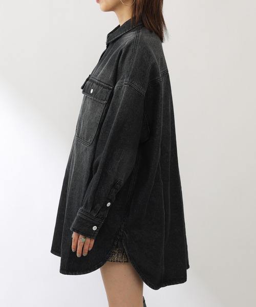 COLONY 2139（コロニートゥーワンスリーナイン）の「デニムWポケットBIGシャツ（シャツ/ブラウス・レディース・ブラック/ブルー・FREE）」の8枚目の写真