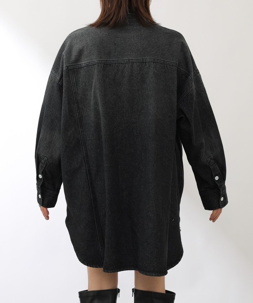 COLONY 2139（コロニートゥーワンスリーナイン）の「デニムWポケットBIGシャツ（シャツ/ブラウス・レディース・ブラック/ブルー・FREE）」の5枚目の写真