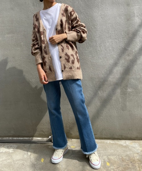 BONbazaar（ボンバザール）の「表面起毛ヒョウ柄ジャガードカーディガン（カーディガン/ボレロ・レディース・ブラウン/グレー・FREE）」の5枚目の写真