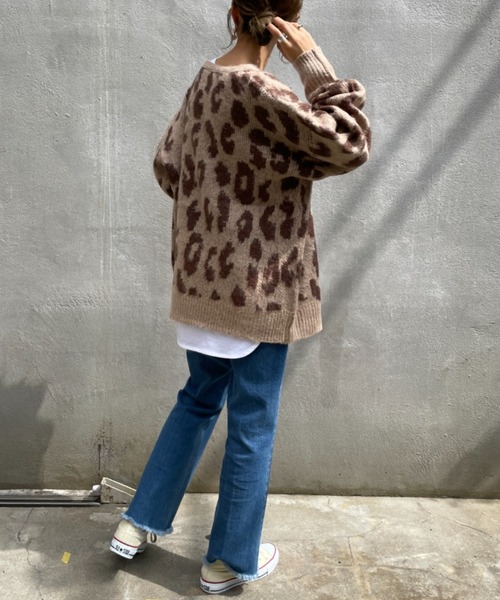 BONbazaar（ボンバザール）の「表面起毛ヒョウ柄ジャガードカーディガン（カーディガン/ボレロ・レディース・ブラウン/グレー・FREE）」の6枚目の写真