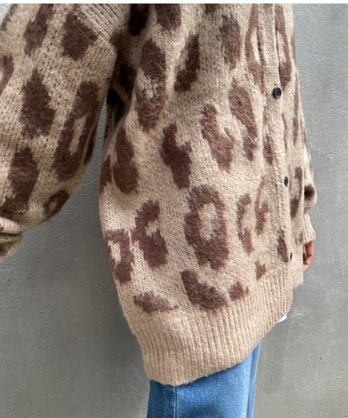BONbazaar（ボンバザール）の「表面起毛ヒョウ柄ジャガードカーディガン（カーディガン/ボレロ・レディース・ブラウン/グレー・FREE）」の22枚目の写真