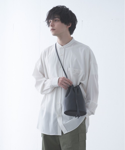 Alpinus(アルピナス)の「Alpinus - leatherpurse bag / レザー巾着バック(ショルダーバッグ・メンズ・ブラック・FREE)」の2枚目の写真