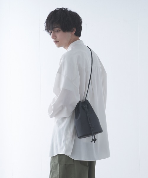 Alpinus(アルピナス)の「Alpinus - leatherpurse bag / レザー巾着バック(ショルダーバッグ・メンズ・ブラック・FREE)」の5枚目の写真