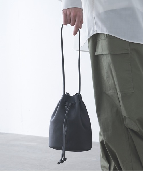 Alpinus(アルピナス)の「Alpinus - leatherpurse bag / レザー巾着バック(ショルダーバッグ・メンズ・ブラック・FREE)」の6枚目の写真