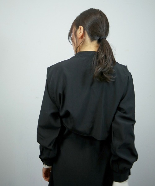 spoon store（スプーンストア）の「レイヤードフラップシャツワンピース（ワンピース・レディース・オフホワイト/グリーン/スミクロ・フリー）」の19枚目の写真