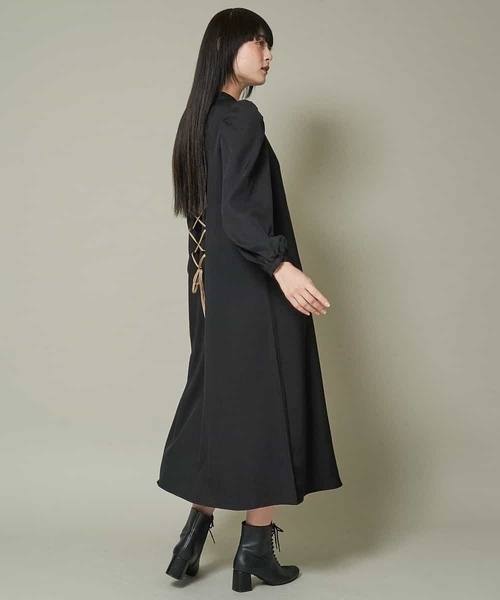 A de a.v.v（アードアー・ヴェ・ヴェ）の「配色パイピングバックレースアップワンピース（ワンピース・レディース・ブラック/ベージュ・38/36）」の13枚目の写真