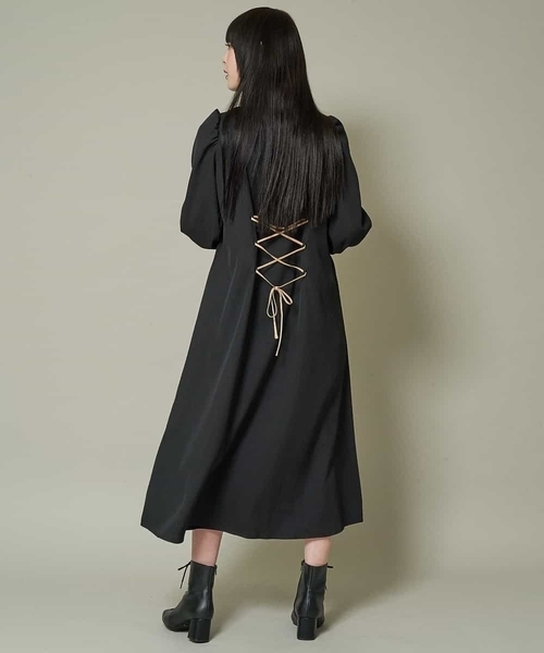 A de a.v.v（アードアー・ヴェ・ヴェ）の「配色パイピングバックレースアップワンピース（ワンピース・レディース・ブラック/ベージュ・38/36）」の14枚目の写真