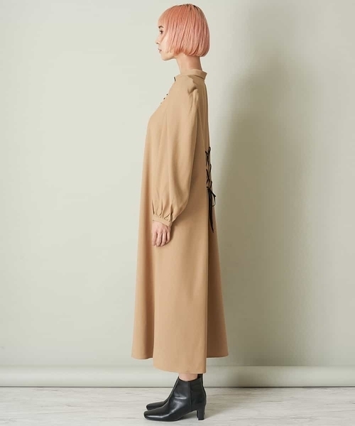 A de a.v.v（アードアー・ヴェ・ヴェ）の「配色パイピングバックレースアップワンピース（ワンピース・レディース・ブラック/ベージュ・38/36）」の15枚目の写真