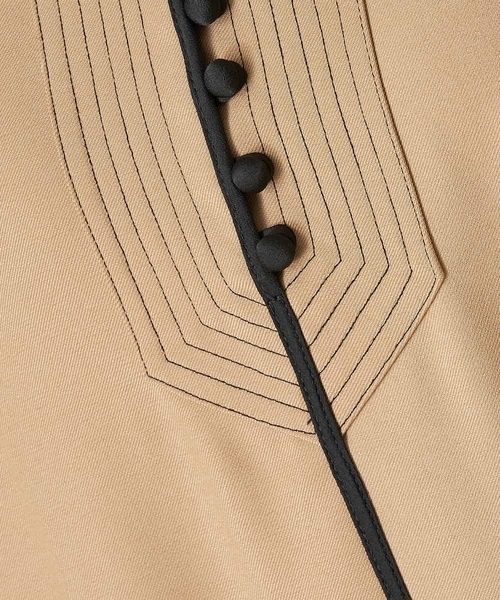 A de a.v.v（アードアー・ヴェ・ヴェ）の「配色パイピングバックレースアップワンピース（ワンピース・レディース・ブラック/ベージュ・38/36）」の5枚目の写真