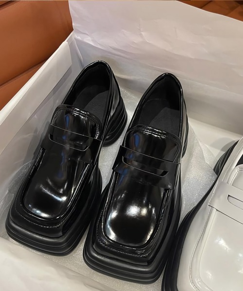 Dita（ディータ）の「変形厚底スクエアトゥローファー（ローファー・レディース・ホワイト/ブラック・36/38/37/39/35）」の4枚目の写真