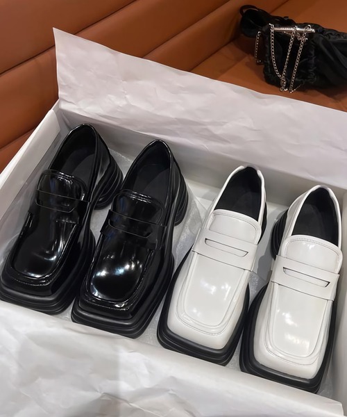 Dita（ディータ）の「変形厚底スクエアトゥローファー（ローファー・レディース・ホワイト/ブラック・36/38/37/39/35）」の6枚目の写真