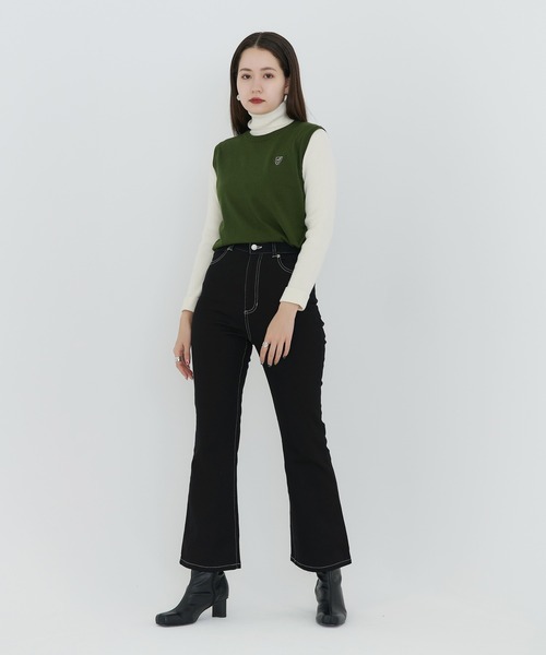 TINA:JOJUN(ティーナジョジュン)の「エンブレム付き ニットベスト TINA:JOJUN(ベスト・レディース・グリーン/ネイビー・M)」の8枚目の写真