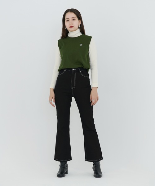 TINA:JOJUN(ティーナジョジュン)の「エンブレム付き ニットベスト TINA:JOJUN(ベスト・レディース・グリーン/ネイビー・M)」の11枚目の写真
