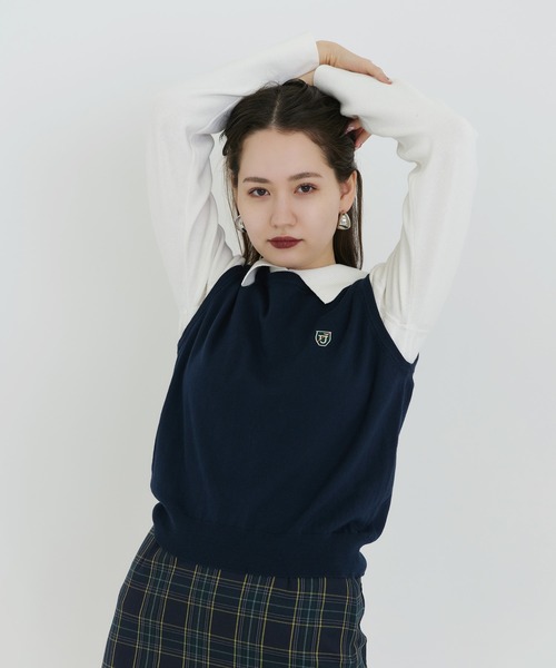 TINA:JOJUN(ティーナジョジュン)の「エンブレム付き ニットベスト TINA:JOJUN(ベスト・レディース・グリーン/ネイビー・M)」の14枚目の写真