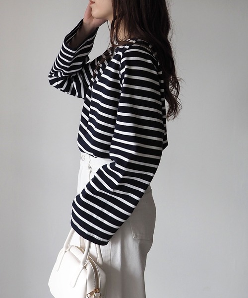Riberry(リベリー)の「ボートネックワイドスリーブボーダーロンT(Tシャツ/カットソー・レディース・ネイビー/オフホワイト/ブルー・MEDIUM)」の8枚目の写真