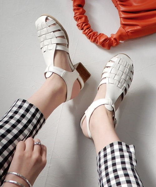 minia（ミニア）の「木目調ブロックヒールグルカサンダル　◇（サンダル・レディース・アイボリー/ミント/ブラック/ブラウン・S/M/LL/L）」の2枚目の写真