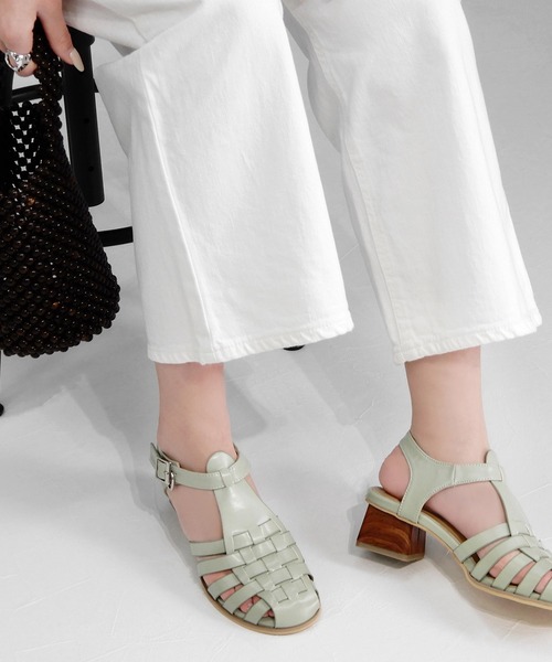 minia（ミニア）の「木目調ブロックヒールグルカサンダル　◇（サンダル・レディース・アイボリー/ミント/ブラック/ブラウン・S/M/LL/L）」の4枚目の写真