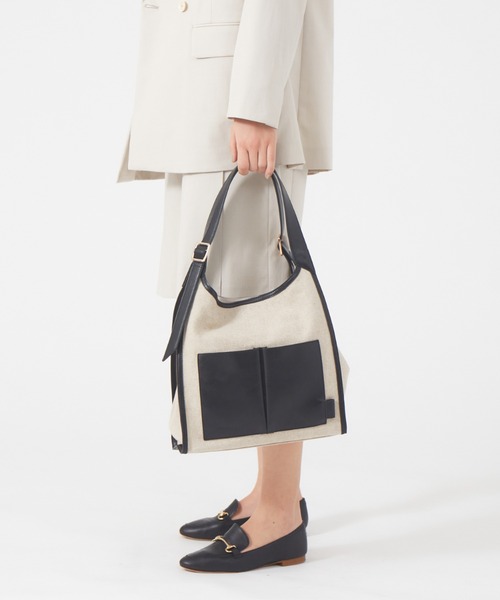 LOWELL things(ロウェル シングス)の「Twins/キャンバス調ワンショルダートートBAG(トートバッグ・レディース・ブラック/アイボリー/ライトブルー・フリー)」の9枚目の写真